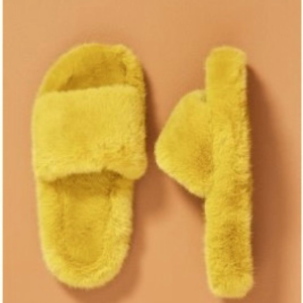 Lenora faux fur slippers NWOT